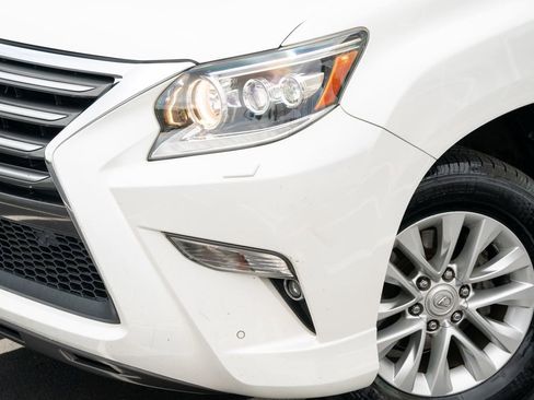 Used 2017 Lexus GX 460 Premium AWD/4WD image 3