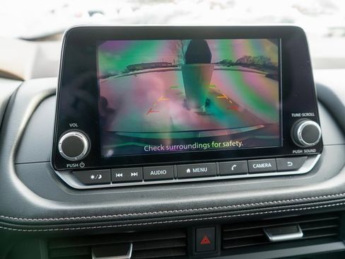 Used 2023 Nissan Rogue SV image 23