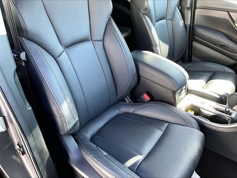 Used 2022 Subaru Ascent Limited AWD/4WD image 11