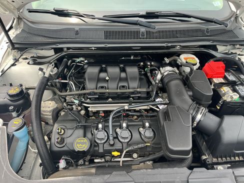Used 2019 Ford Taurus SE FWD image 33