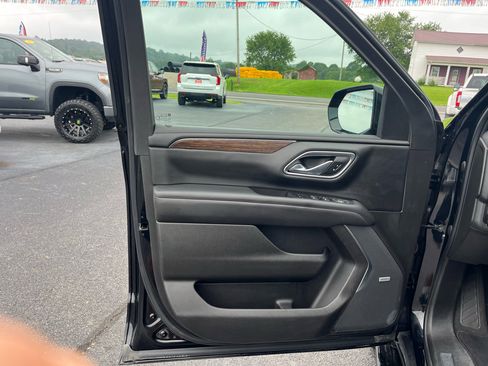 Used 2021 Chevrolet Tahoe High Country image 11