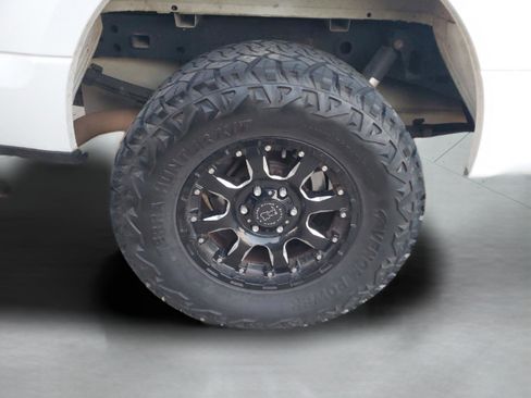 Used 2015 Ford F150 XLT AWD/4WD image 5