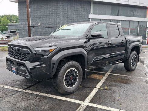 Certified 2026 Toyota Tacoma TRD Off-Road AWD/4WD image 2