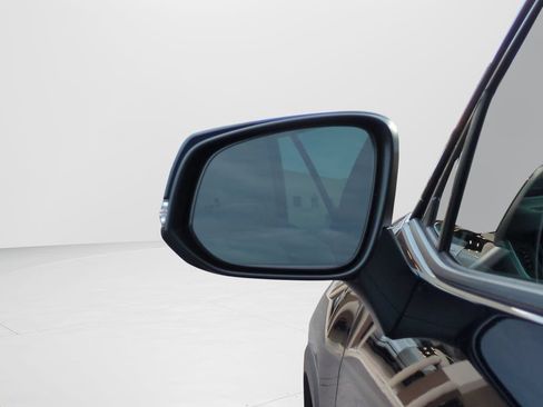 Used 2022 Toyota RAV4 XLE Premium FWD image 28
