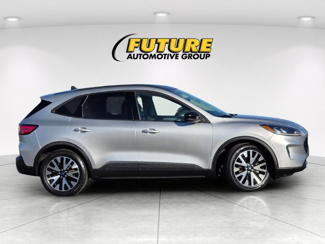 Certified 2020 Ford Escape SE Sport FWD image 3