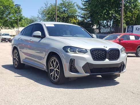 Used 2023 BMW X4 xDrive30i w/ M Sport Package AWD/4WD image 3
