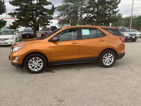 Used 2019 Chevrolet Equinox LS FWD image 5