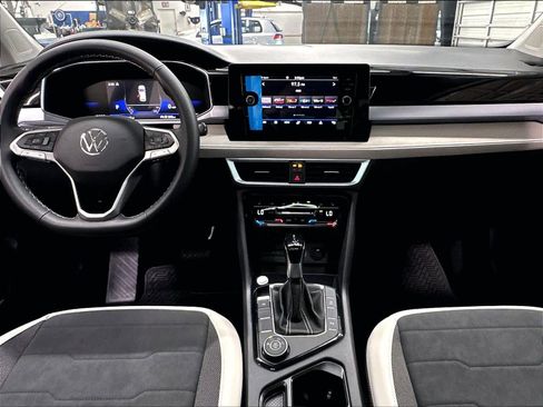 New 2026 Volkswagen Taos SE AWD/4WD image 5