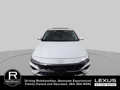 Used 2024 Hyundai Elantra Limited FWD image 3