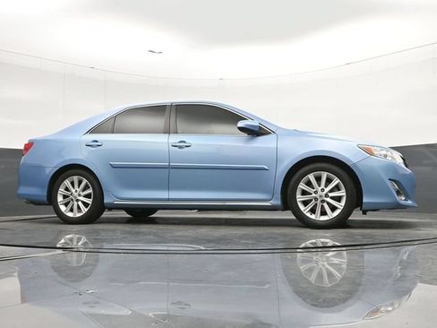 Used 2013 Toyota Camry XLE w/ Leather Pkg FWD image 11