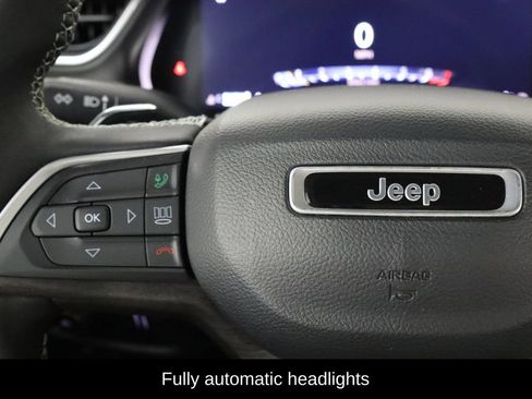 Used 2024 Jeep Grand Cherokee Limited AWD/4WD image 8