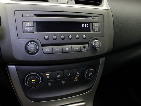 Used 2014 Nissan Sentra S FWD image 21