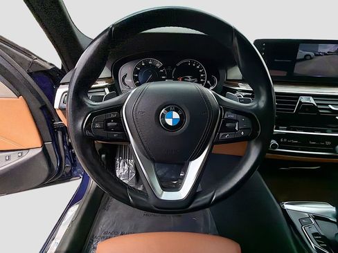 Used 2018 BMW 530e RWD image 37