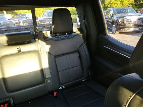 Used 2022 Chevrolet Silverado 1500 High Country w/ High Country Premium Package image 59