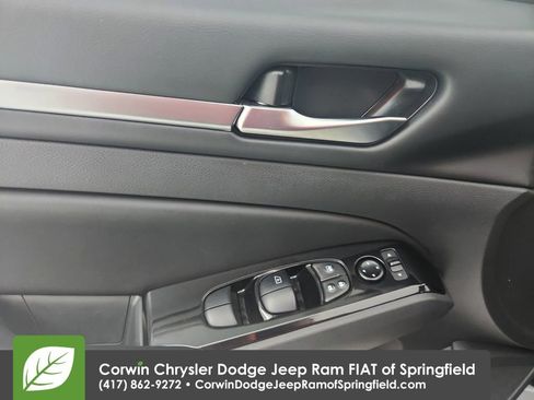 Used 2023 Nissan Altima 2.5 SV image 21