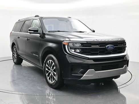 Used 2025 Ford Expedition Max Platinum AWD/4WD image 3