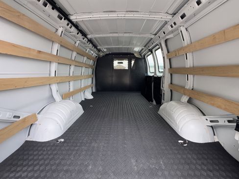 Used 2024 Chevrolet Express 2500 w/ Driver Convenience Package image 6