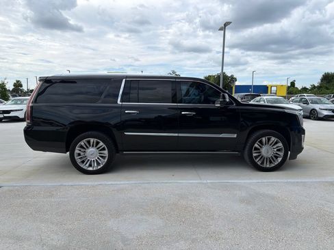 Used 2020 Cadillac Escalade ESV Platinum RWD image 4