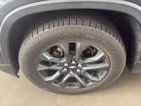 Used 2020 Chevrolet Traverse RS FWD image 9