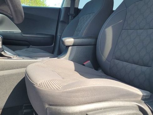 Used 2018 Kia Niro LX FWD image 31