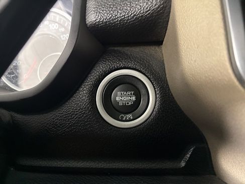 Used 2024 RAM 2500 Laramie image 12