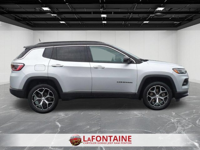 Used 2024 Jeep Compass Limited AWD/4WD image 6