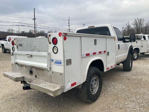 Used 2012 Ford F250 XL w/ XL Value Pkg image 4