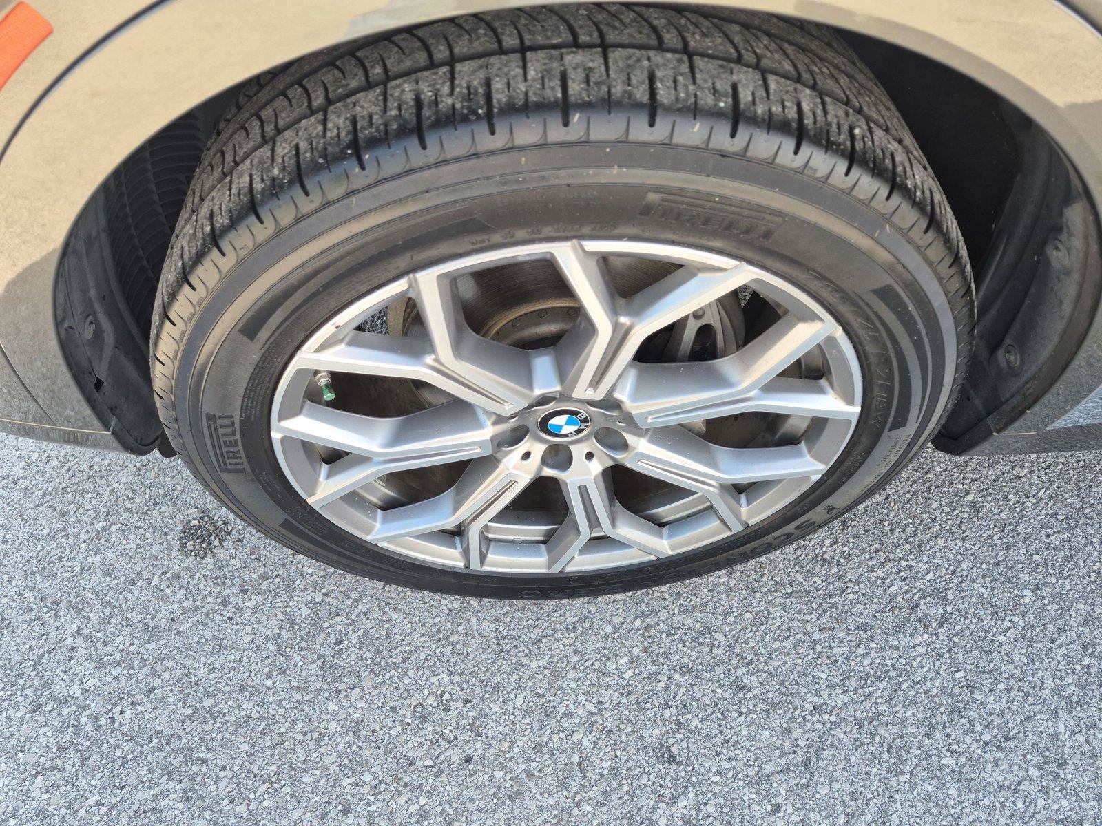 Used 2020 BMW X7 xDrive40i w/ Premium Package AWD/4WD image 10