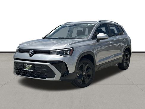 New 2026 Volkswagen Taos SE FWD image 1