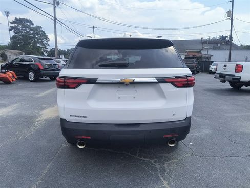 Used 2022 Chevrolet Traverse LT w/ LPO, Cargo Package FWD image 4