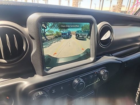 Used 2021 Jeep Gladiator Sport AWD/4WD image 13