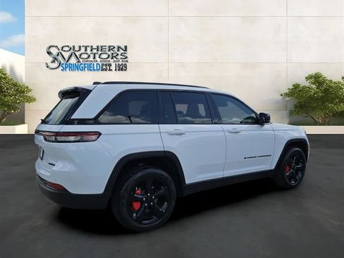 Used 2025 Jeep Grand Cherokee Limited w/ Black Appearance Package RWD image 5