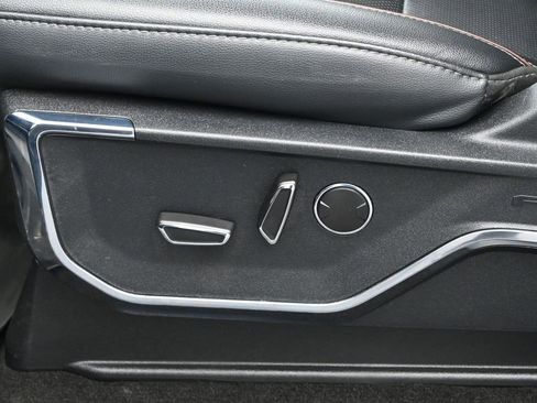 Used 2022 Ford F150 Lariat w/ Equipment Group 502A High image 10