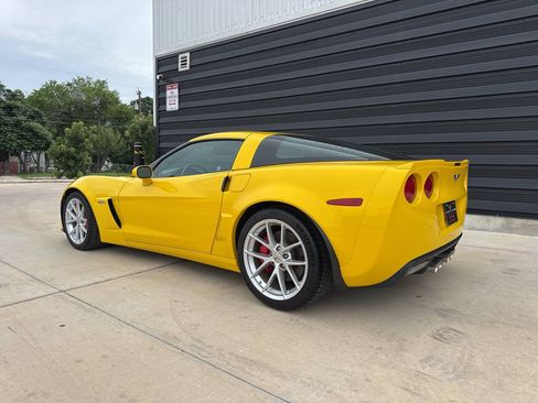 Used 2011 Chevrolet Corvette Z06 w/ Preferred Equipment Group RWD image 16