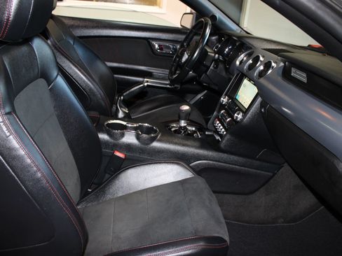 Used 2016 Ford Mustang GT Premium w/ Equipment Group 401A RWD image 23