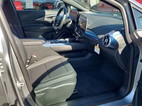 New 2026 Chevrolet Equinox EV LT image 15