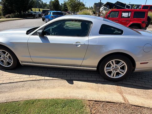 Used 2013 Ford Mustang Coupe RWD image 11
