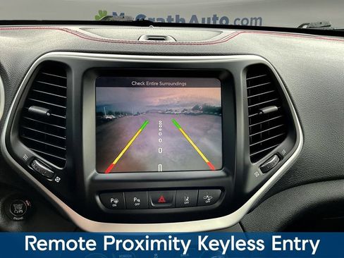 Used 2014 Jeep Cherokee Trailhawk w/ Technology Group AWD/4WD image 18