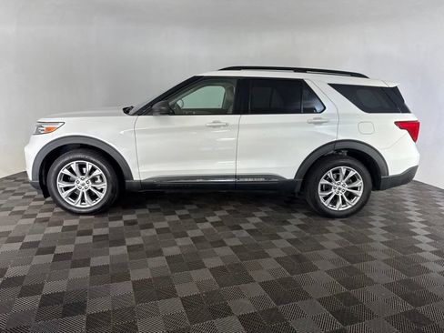 Used 2020 Ford Explorer XLT w/ Equipment Group 202A AWD/4WD image 11