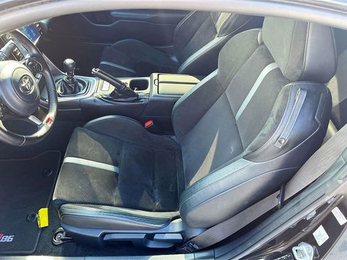 Used 2023 Toyota GR86 Premium RWD image 21