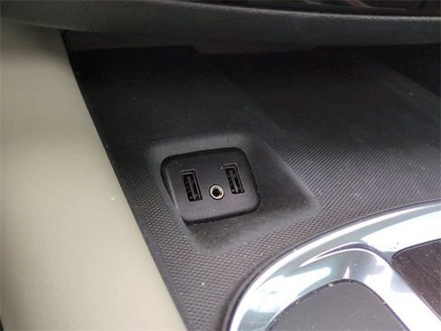 Used 2019 Buick Enclave Premium w/ Experience Buick Package image 23