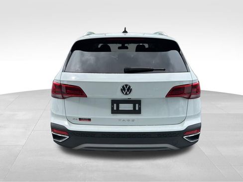 Used 2022 Volkswagen Taos SE FWD image 7