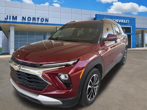 Used 2024 Chevrolet TrailBlazer LT w/ LT Cold Weather Package FWD image 1