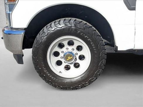 Used 2022 Ford F250 XL w/ Power Equipment Group image 23