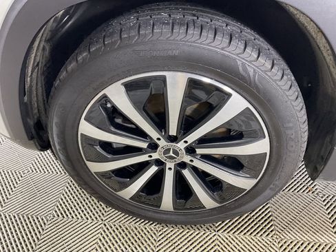 Used 2022 Mercedes-Benz GLB 250 4MATIC image 5