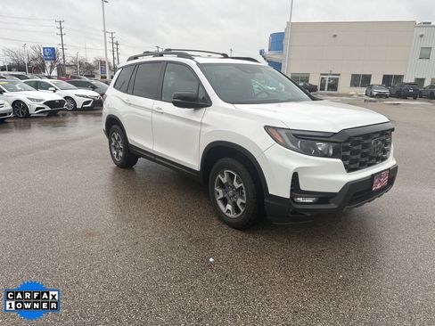 Used 2023 Honda Passport TrailSport image 3