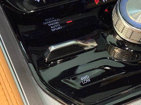 Used 2022 Jeep Grand Wagoneer Series III w/ Rear Seat Video Group 1 image 36