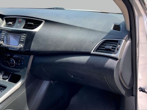 Used 2018 Nissan Sentra SV FWD image 16