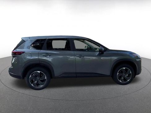 Used 2025 Nissan Rogue SV AWD/4WD image 16