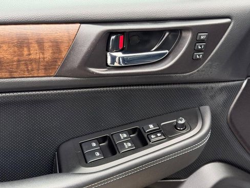 Used 2017 Subaru Outback 2.5i Limited image 18